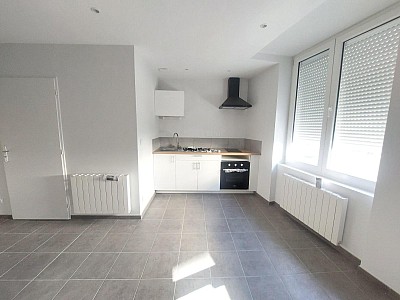 STUDIO A LOUER - ST ETIENNE - 24.91 m2 - 375 &euro; charges comprises par mois