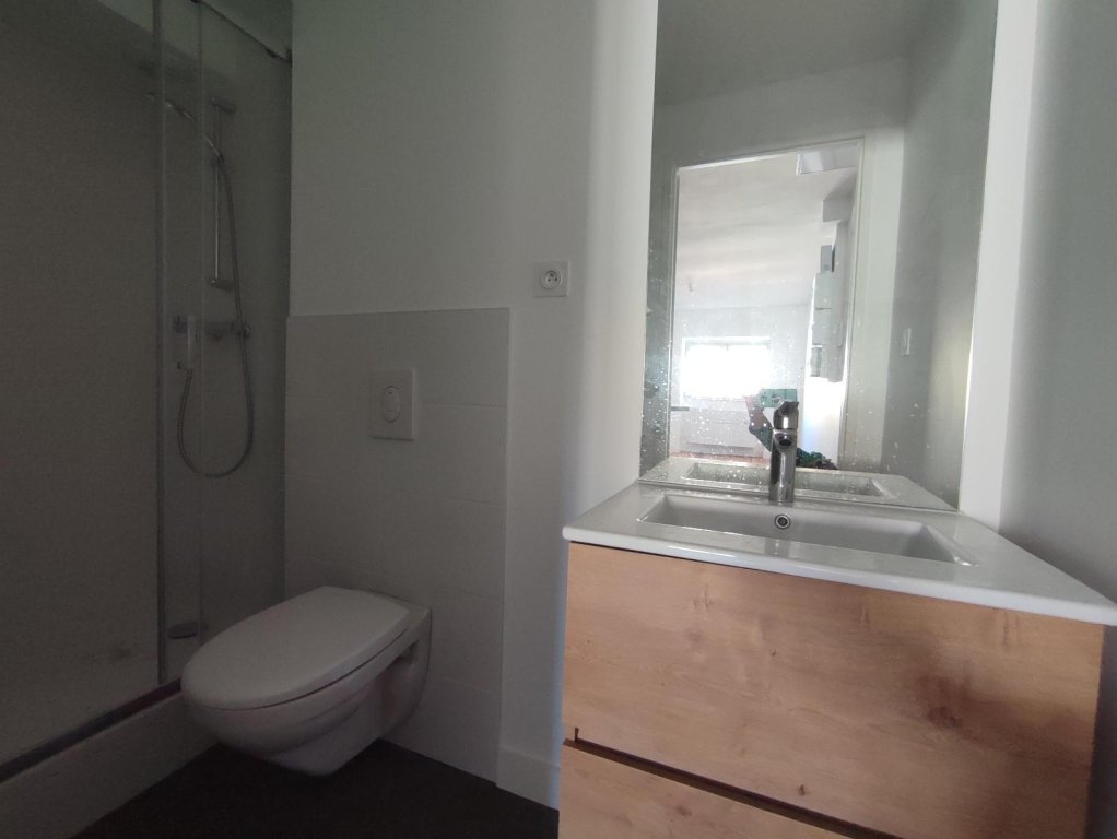 STUDIO A LOUER - ST ETIENNE - 22.17 m2 - 315 &euro; charges comprises par mois