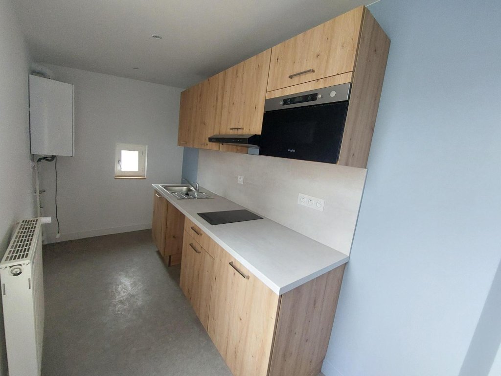 STUDIO A LOUER - ST ETIENNE - 30.85 m2 - 335 &euro; charges comprises par mois