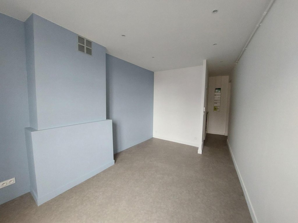 STUDIO A LOUER - ST ETIENNE - 30.85 m2 - 335 &euro; charges comprises par mois