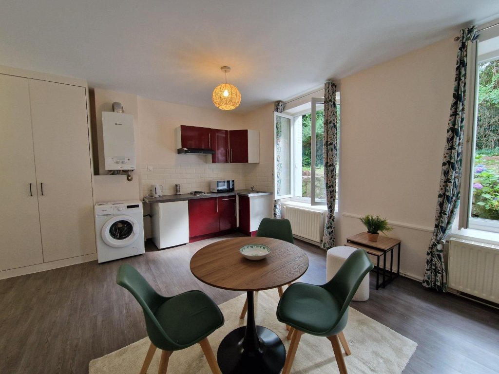 STUDIO A LOUER - ST ETIENNE - 34.28 m2 - 445 &euro; charges comprises par mois