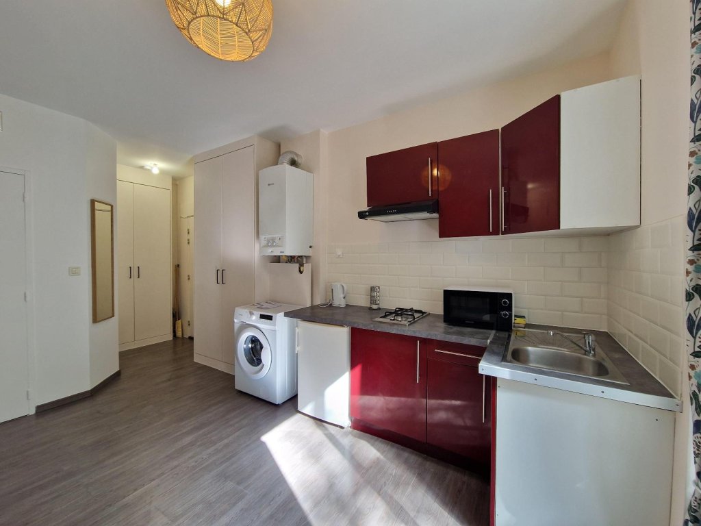 STUDIO A LOUER - ST ETIENNE - 34.28 m2 - 445 &euro; charges comprises par mois