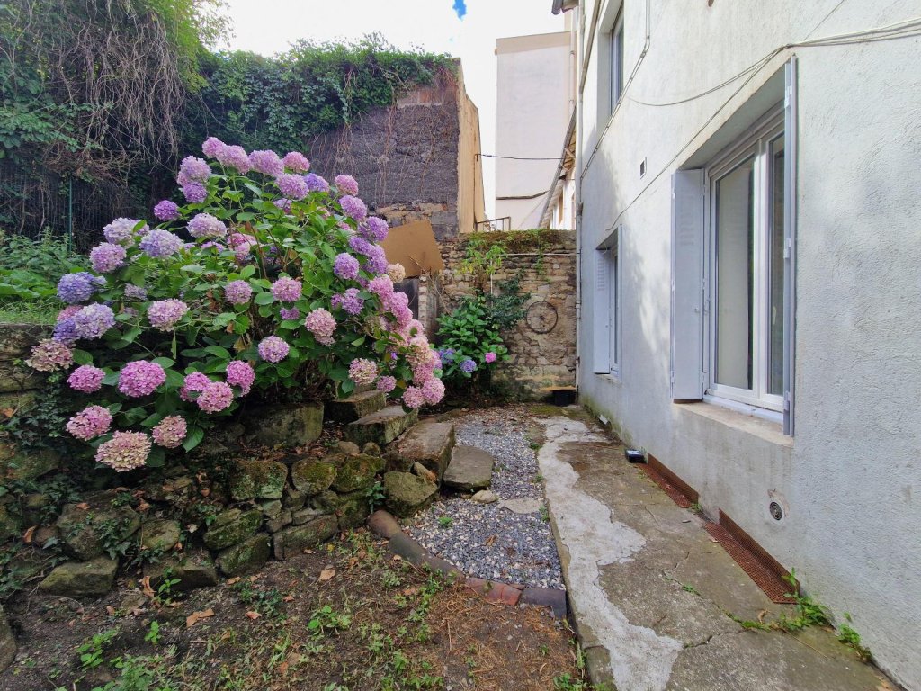 STUDIO A LOUER - ST ETIENNE - 34.28 m2 - 445 &euro; charges comprises par mois