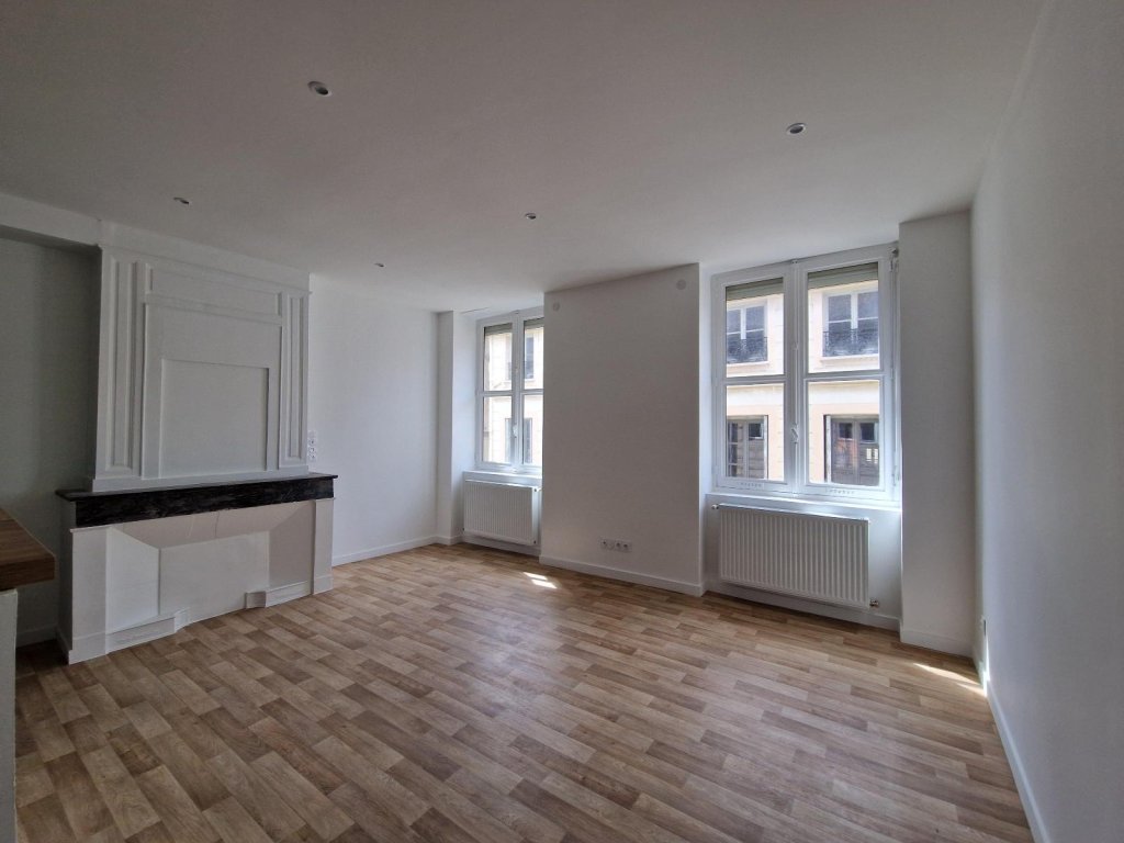 STUDIO A LOUER - ST ETIENNE - 32.17 m2 - 440 &euro; charges comprises par mois