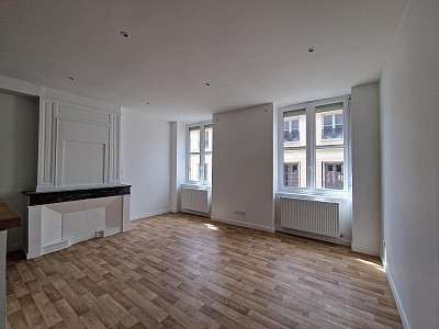 STUDIO A LOUER - ST ETIENNE - 32.17 m2 - 440 &euro; charges comprises par mois