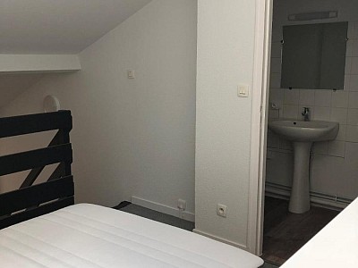 STUDIO A LOUER - ST ETIENNE - 34.55 m2 - 440 &euro; charges comprises par mois
