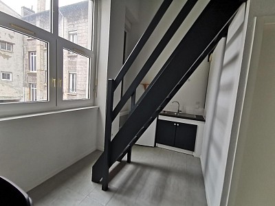 STUDIO A LOUER - ST ETIENNE - 22.47 m2 - 360 &euro; charges comprises par mois