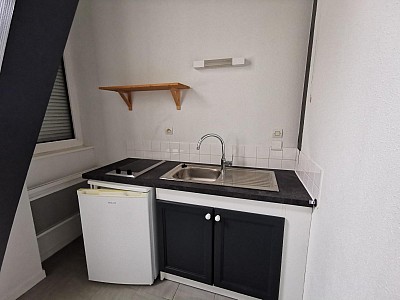 STUDIO A LOUER - ST ETIENNE - 22.47 m2 - 360 &euro; charges comprises par mois