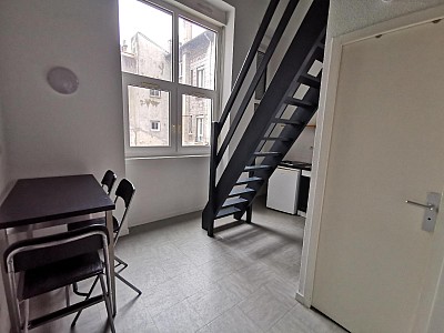STUDIO A LOUER - ST ETIENNE - 22.47 m2 - 360 &euro; charges comprises par mois