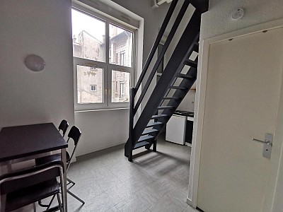 STUDIO A LOUER - ST ETIENNE - 22.47 m2 - 360 &euro; charges comprises par mois