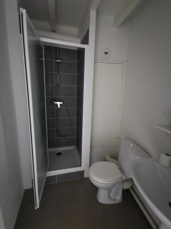 STUDIO A LOUER - ST ETIENNE - 22.47 m2 - 360 &euro; charges comprises par mois