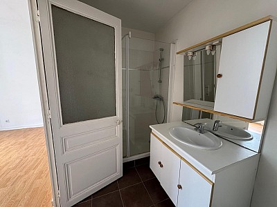 STUDIO A LOUER - ST ETIENNE - 41.25 m2 - 440 &euro; charges comprises par mois
