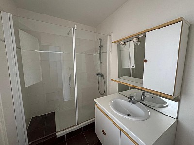 STUDIO A LOUER - ST ETIENNE - 41.25 m2 - 440 &euro; charges comprises par mois
