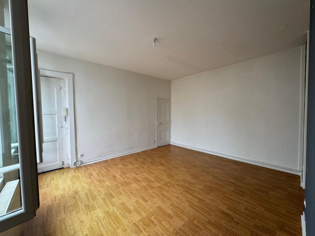 STUDIO A LOUER - ST ETIENNE - 41.25 m2 - 440 &euro; charges comprises par mois