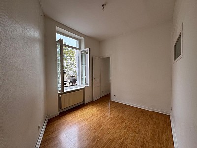 STUDIO A LOUER - ST ETIENNE - 41.25 m2 - 440 &euro; charges comprises par mois