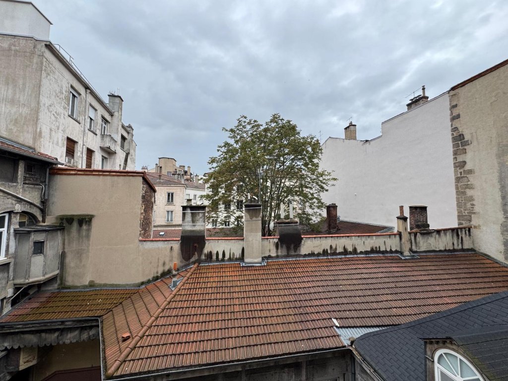 STUDIO A LOUER - ST ETIENNE - 41.25 m2 - 440 &euro; charges comprises par mois