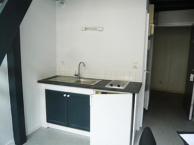 STUDIO A LOUER - ST ETIENNE - 15.37 m2 - 355 &euro; charges comprises par mois