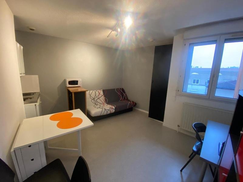 STUDIO A LOUER - ST ETIENNE - 19.8 m2 - 390 &euro; charges comprises par mois