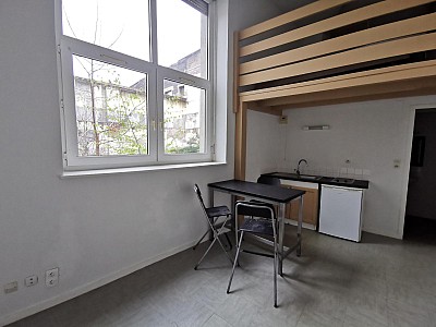 STUDIO A LOUER - ST ETIENNE - 26.97 m2 - 350 &euro; charges comprises par mois