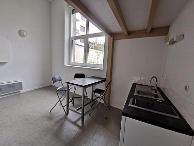 STUDIO A LOUER - ST ETIENNE - 26.97 m2 - 350 &euro; charges comprises par mois