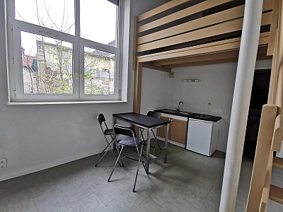 STUDIO A LOUER - ST ETIENNE - 26.97 m2 - 350 &euro; charges comprises par mois