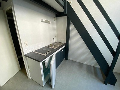 STUDIO A LOUER - ST ETIENNE - 23 m2 - 340 &euro; charges comprises par mois