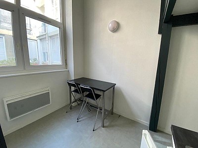STUDIO A LOUER - ST ETIENNE - 23 m2 - 340 &euro; charges comprises par mois