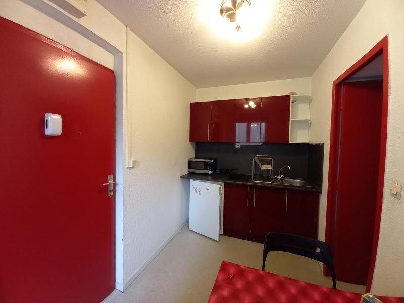 STUDIO A LOUER - ST ETIENNE - 24 m2 - 445 &euro; charges comprises par mois