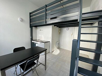 STUDIO A LOUER - ST ETIENNE - 27 m2 - 330 &euro; charges comprises par mois