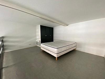 STUDIO A LOUER - ST ETIENNE - 27 m2 - 330 &euro; charges comprises par mois
