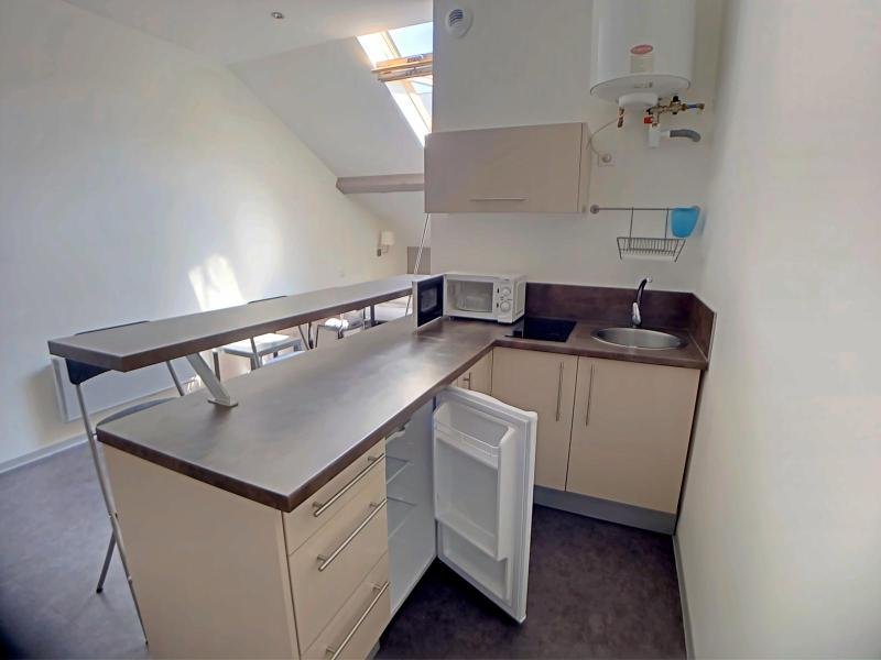 STUDIO A LOUER - ST ETIENNE - 22.03 m2 - 350 &euro; charges comprises par mois