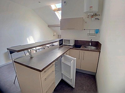 STUDIO A LOUER - ST ETIENNE - 22.03 m2 - 350 &euro; charges comprises par mois