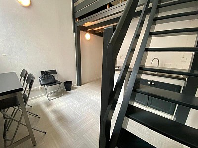 STUDIO A LOUER - ST ETIENNE - 23.19 m2 - 330 &euro; charges comprises par mois