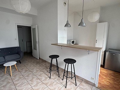 STUDIO A LOUER - ST ETIENNE - 31 m2 - 395 &euro; charges comprises par mois