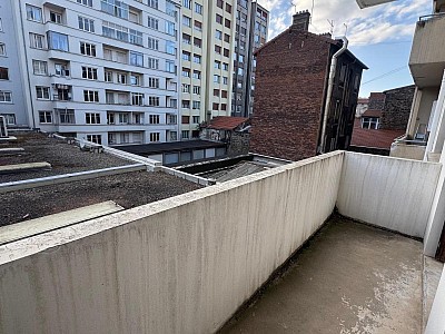 STUDIO A LOUER - ST ETIENNE - 31 m2 - 395 &euro; charges comprises par mois
