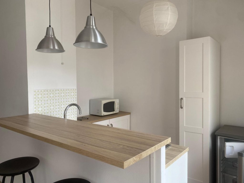 STUDIO A LOUER - ST ETIENNE - 31 m2 - 395 &euro; charges comprises par mois