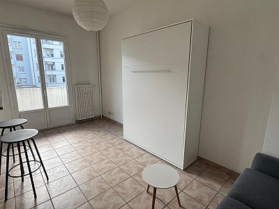 STUDIO A LOUER - ST ETIENNE - 31 m2 - 395 &euro; charges comprises par mois
