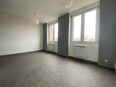 STUDIO A LOUER - ST ETIENNE - 27.33 m2 - 327 &euro; charges comprises par mois