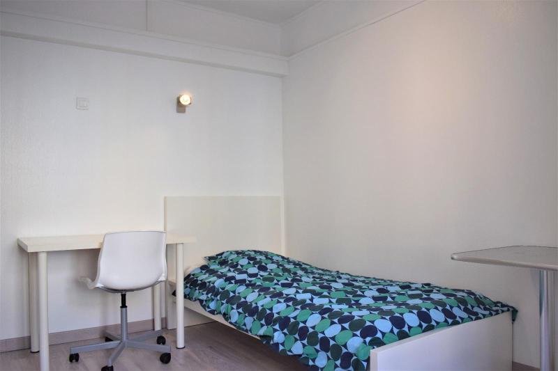 STUDIO A LOUER - ST ETIENNE - 13.74 m2 - 295 &euro; charges comprises par mois