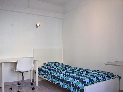 STUDIO A LOUER - ST ETIENNE - 13.74 m2 - 295 &euro; charges comprises par mois