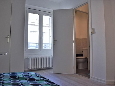 STUDIO A LOUER - ST ETIENNE - 13.74 m2 - 295 &euro; charges comprises par mois