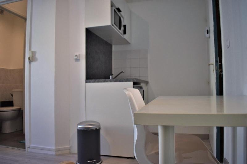 STUDIO A LOUER - ST ETIENNE - 13.74 m2 - 295 &euro; charges comprises par mois