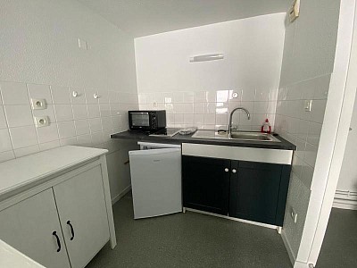 STUDIO A LOUER - ST ETIENNE - 29.03 m2 - 420 &euro; charges comprises par mois