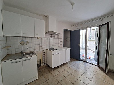 STUDIO A LOUER - ST ETIENNE - 24.2 m2 - 305 &euro; charges comprises par mois