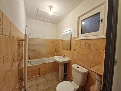 STUDIO A LOUER - ST ETIENNE - 24.2 m2 - 305 &euro; charges comprises par mois