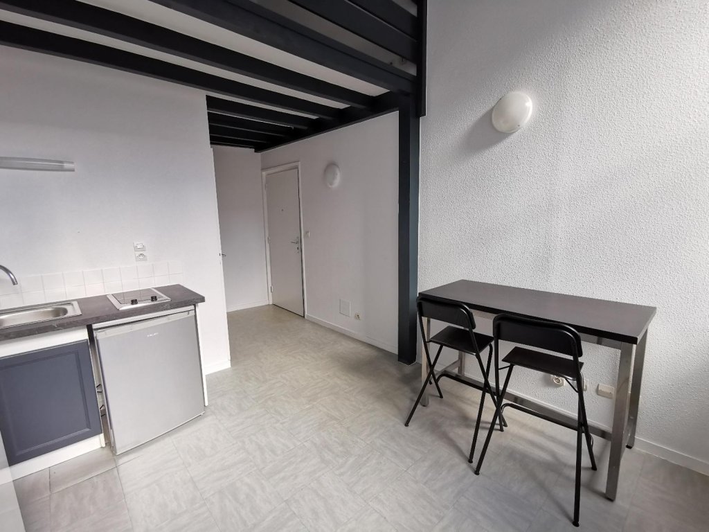 STUDIO A LOUER - ST ETIENNE - 26.31 m2 - 367 &euro; charges comprises par mois
