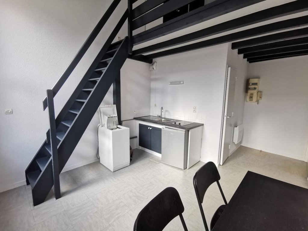 STUDIO A LOUER - ST ETIENNE - 26.31 m2 - 367 &euro; charges comprises par mois