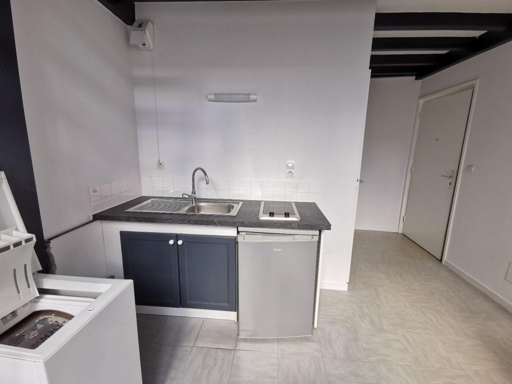 STUDIO A LOUER - ST ETIENNE - 26.31 m2 - 367 &euro; charges comprises par mois