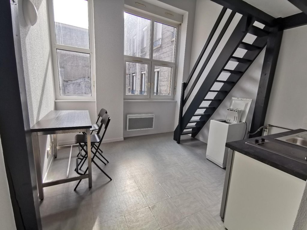 STUDIO A LOUER - ST ETIENNE - 26.31 m2 - 367 &euro; charges comprises par mois