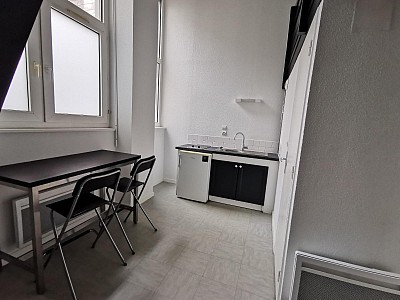 STUDIO A LOUER - ST ETIENNE - 27 m2 - 340 &euro; charges comprises par mois